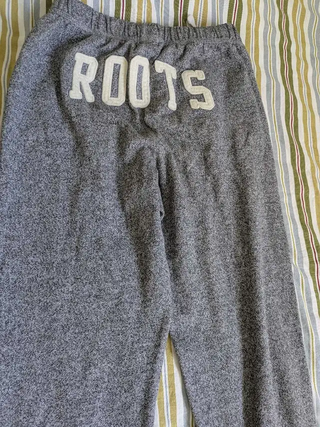roots pants size xxs in Women's - Bottoms in Oshawa / Durham Region - Image 6