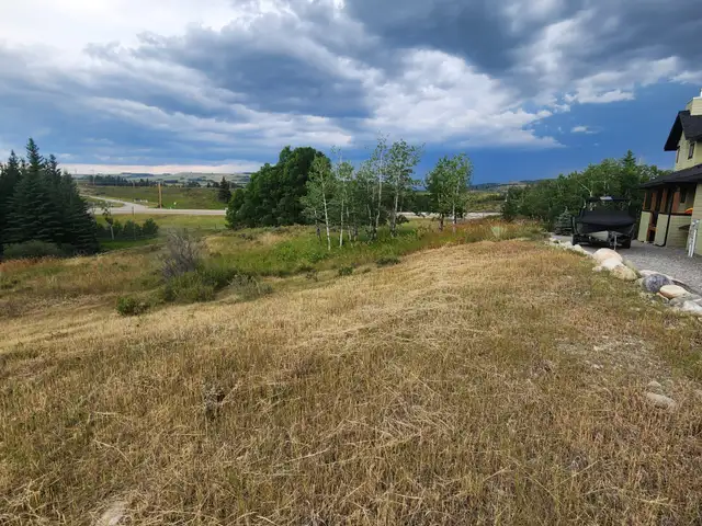 Cottage Club Lot in Ghost Lake in Land for Sale in Calgary - Image 3