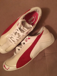 Puma white , red shoes great condition great for spring ,summer