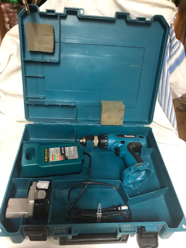 MAKITA CORDLESS DRILL SET62854394816001121