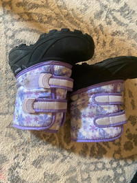 Winter boots kids size 9