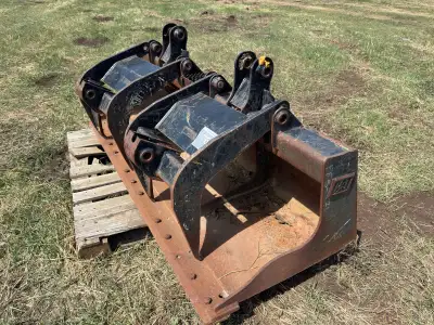 Cleaning out the yard. This bucket is very heavy duty could be used as a regular bucket or someone c...