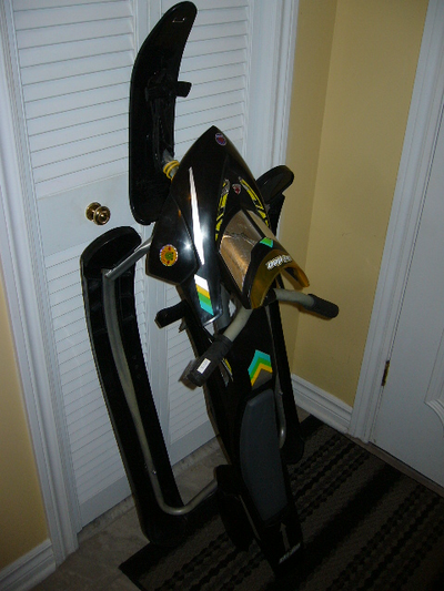 Planche a neige, tobogan, traineau Pelican, ski doo 3 skis. Traineau Pelican en bois. $25.00. Planch...