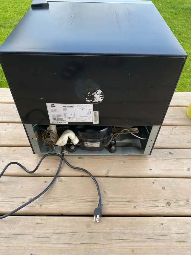 wine cooler in Refrigerators in Oakville / Halton Region - Image 7