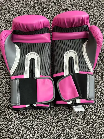 Women’s boxing gloves, View more