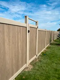 ‍ Professional Fence Installation (PVC, Wood, Chain-link)