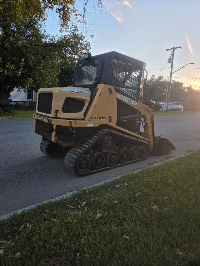 2010 ASV RC30 Skidsteer in Heavy Equipment in Calgary