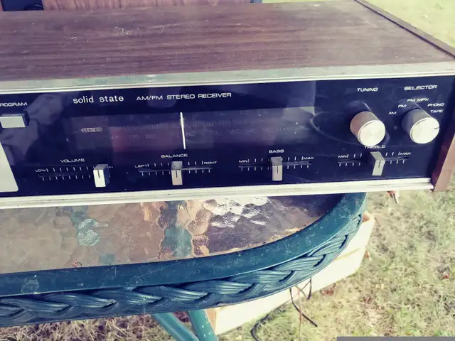 Lide Symphony solid state AM/FM stereo receiver in General Electronics in Markham / York Region - Image 4