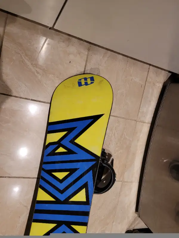 Morrow  snowboard 105 cm with Firefly  bindings in Snowboard in Calgary - Image 8