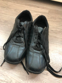 Black Shoes Men's Size 9 (Appropriate for McDonald's Worker)