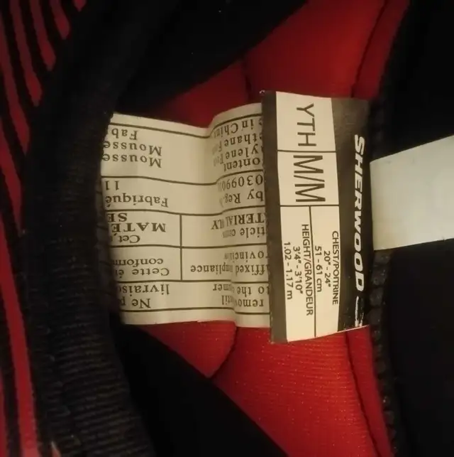 Sherwood CODE Premium Hockey Protective Kit, Youth, Black/Red, in Hockey in St. Albert - Image 10