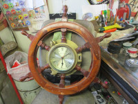 1970s SOLID WOOD SHIPS WHEEL BRASS QUARTZ CLOCK CENTER $100