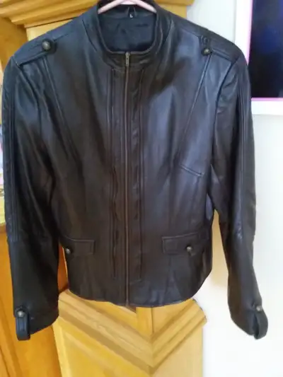 AUBAINE!! Manteau de cuir NEUF mi-saison femmes grandeur Large, View more