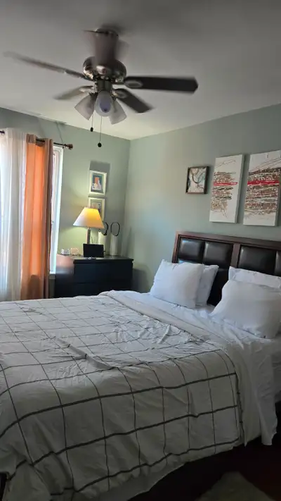 Large  clean  Room. For rent