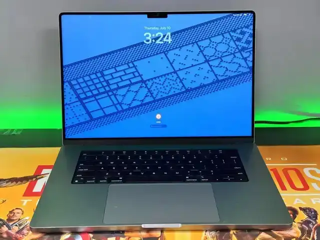 summer deal Apple Macbook Pro A2485 | 2021 | M1 Pro | 16" in Laptops in Markham / York Region - Image 2