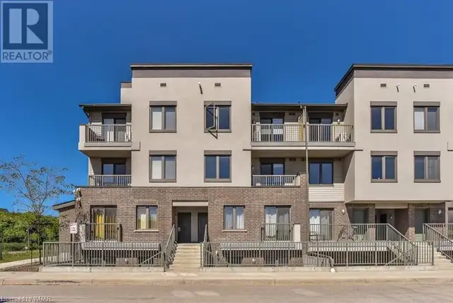 2 Bed Den 2.5 Bath Townhome for Rent May 31