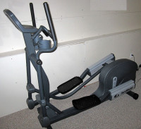 PRO/GYM Elliptical Trainer - PaceMaster