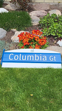 Columbia Gt Street Sign