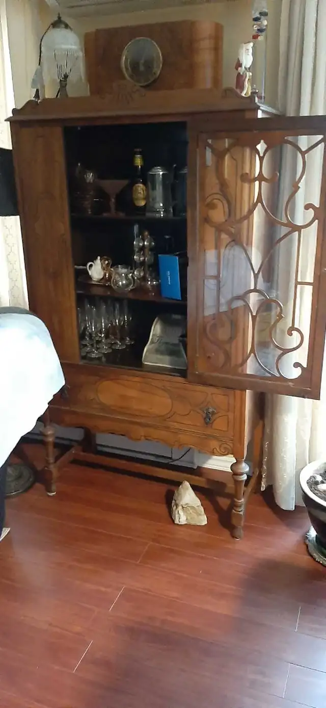 China cabinet in Hutches & Display Cabinets in London - Image 3