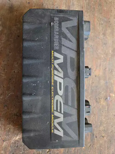 Skidoo ECM with key for sale. Its a spare for a sled I no longer have. Please see the serial/model n...