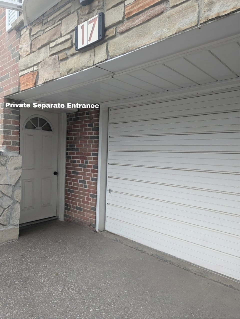 2-Bedroom Walkout Basement Apartment, All-Inclusive & Private 2