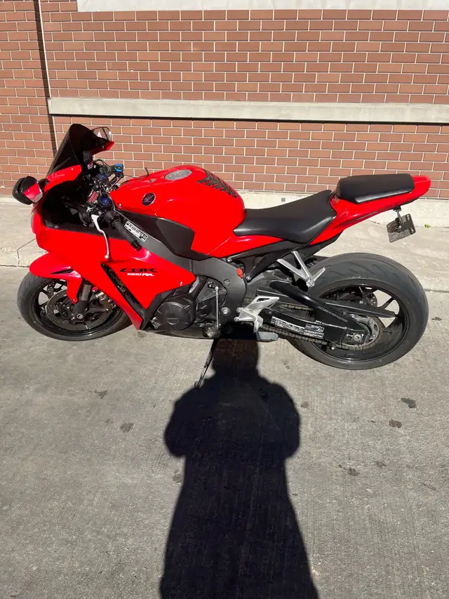 2012 Honda CBR 1000RR in Sport Bikes in City of Toronto - Image 4