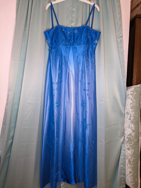 Prom Dress size 8 - Robe de bal taille 8 in Women's - Dresses & Skirts in Gatineau