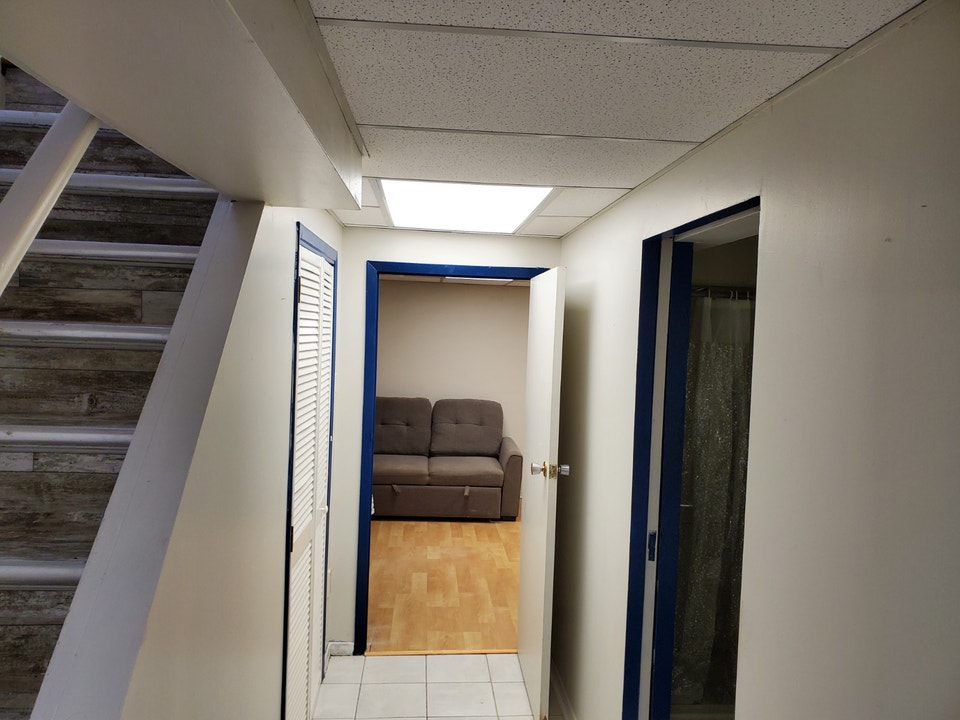 Unfurnished 1 Bedroom Basement Apartment for Rent 4