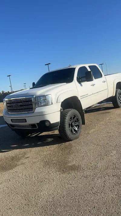 ISO: for 2013 GMC 2500HD parts