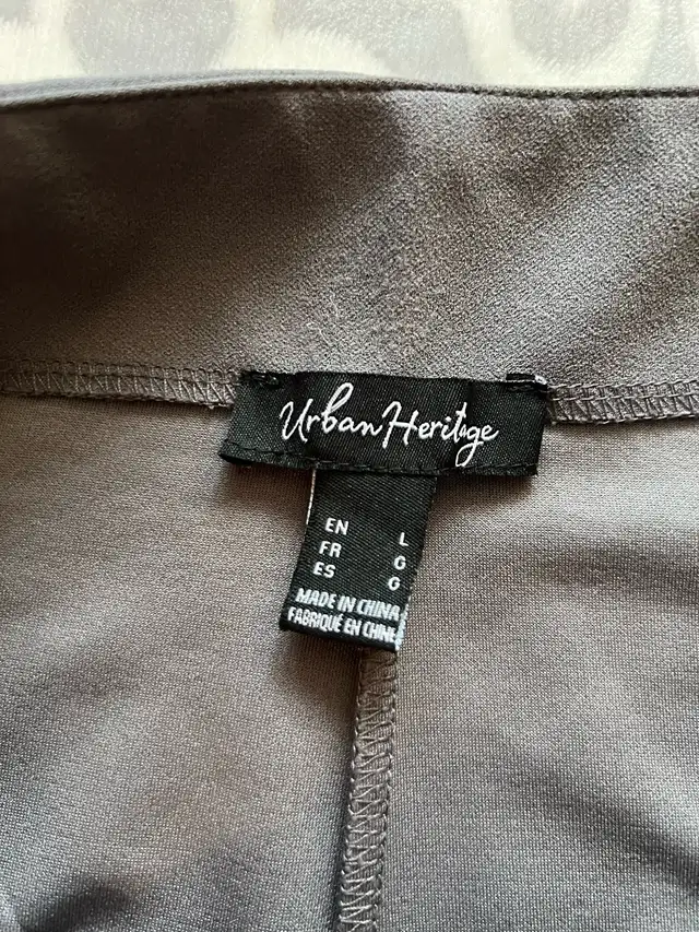 Urban Heritage Women’s High Waisted Grey Pants in Women's - Bottoms in Oshawa / Durham Region - Image 5