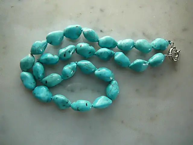 Élégant collier pierres turquoises fait main, long 18" in Other in City of Montréal - Image 2