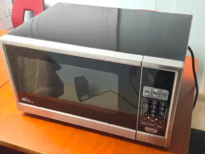 Royal Sovereign 1.1 Cu. Ft. Countertop Microwave (RMW1000-30SS), View more