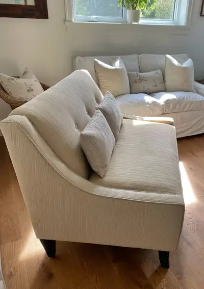 ⭐️Beautiful Custom Casalife Loveseat And Cushions⭐️, View more