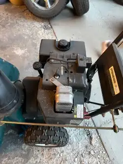 Snow Blower in Snowblowers in Regina - Image 4