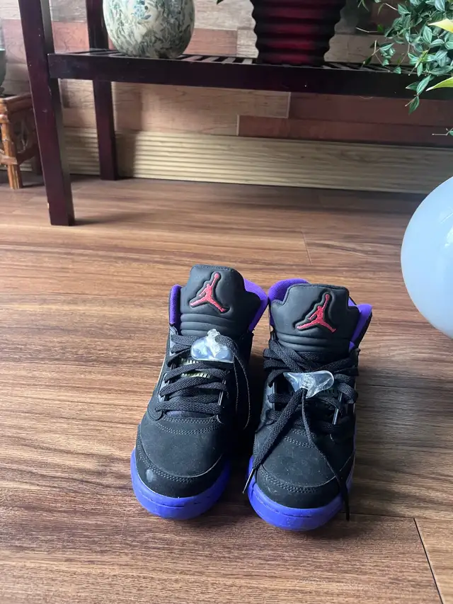 Nike shoes/ women kids in Men's Shoes in Oakville / Halton Region - Image 6
