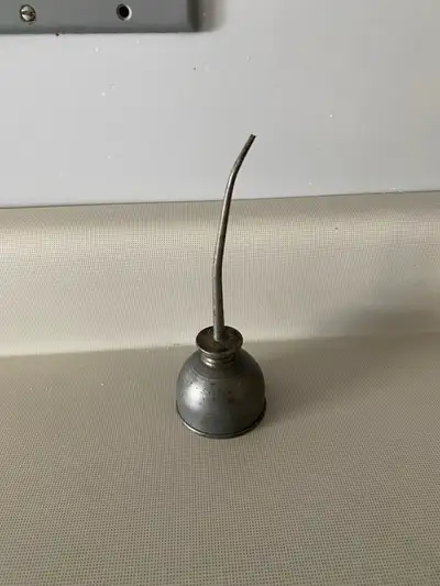 Vintage small oil can for sewing machine measures 5 1/2 inches by 1 3/4 Pick up Elmwood area cash on...