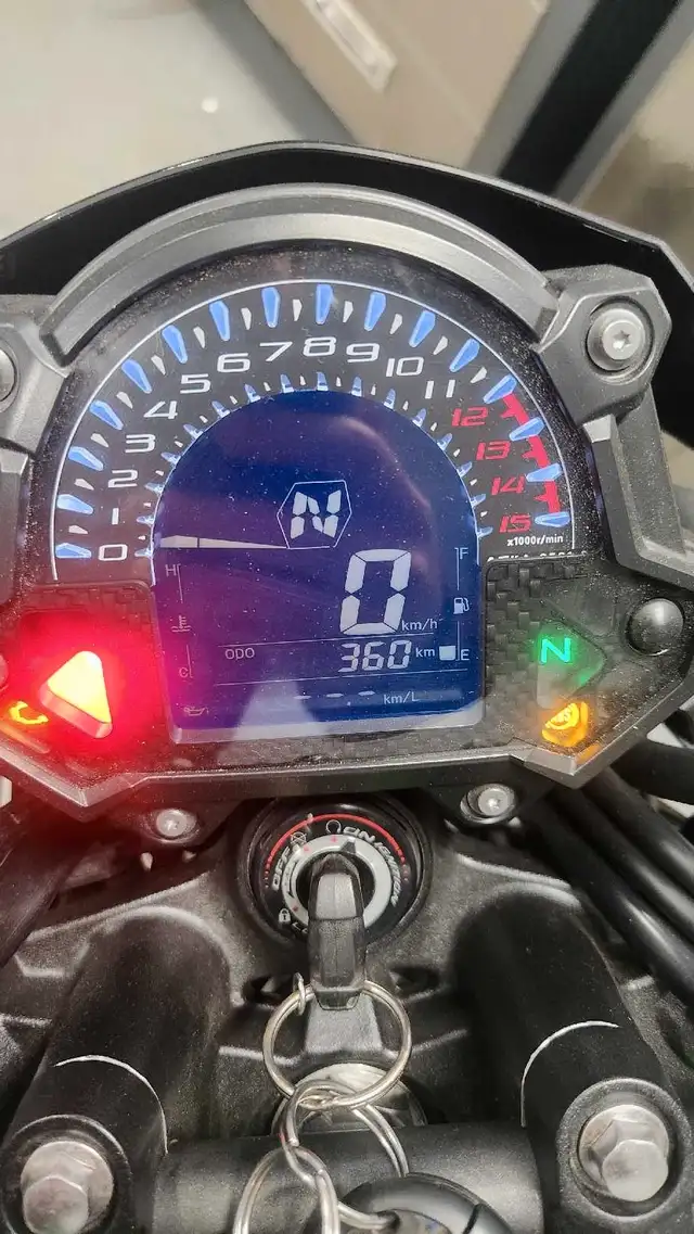2023 Kawasaki Z400 in Sport Bikes in Sudbury - Image 6