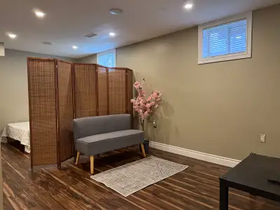 A bachelor apartment suitable for 1 or 2 people for rent near Barrie downtown, Georgian College, RVH...