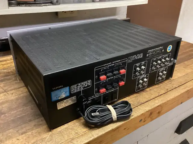 LATE 1970’S VINTAGE MARANTZ 1090 STEREO AMPLIFIER in Stereo Systems & Home Theatre in Barrie - Image 11