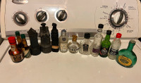 Collection de bouteilles miniatures , miniature bottle collectio
