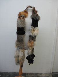 Nouveaux foulards en fourrure à vendre . Fur scarves for sale