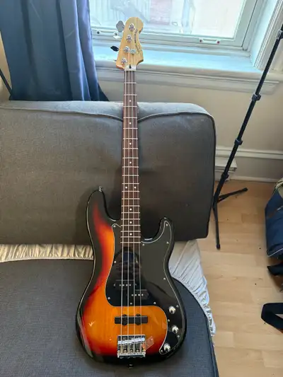 Squier Precision Bass, View more