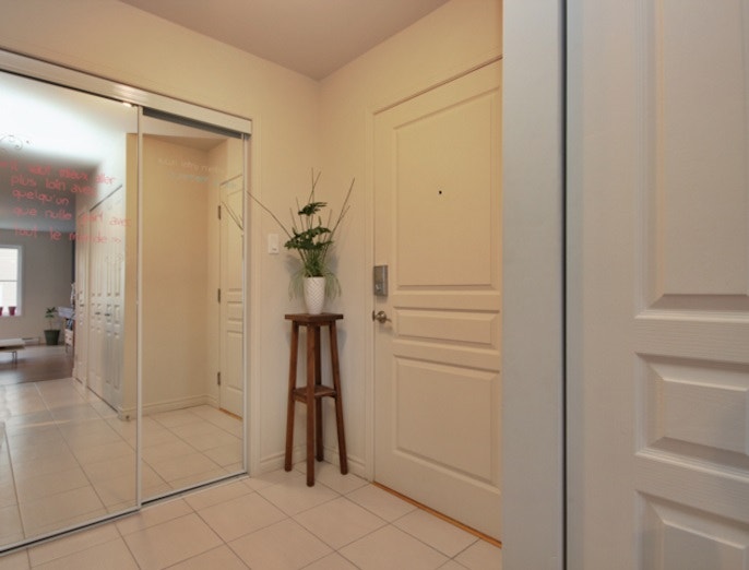 Brossard nice 1075sf condo 4 1/2 built in 2012 with balcony — photo 2