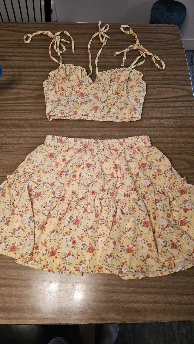 Ensemble Jupe et Haut in Women's - Dresses & Skirts in Drummondville - Image 2