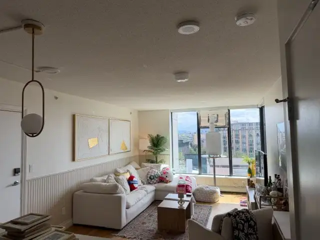 Beautiful Furnished 1BR/Rooftop Views/Walk to waterfront Sky Tr in Long Term Rentals in Vancouver - Image 3