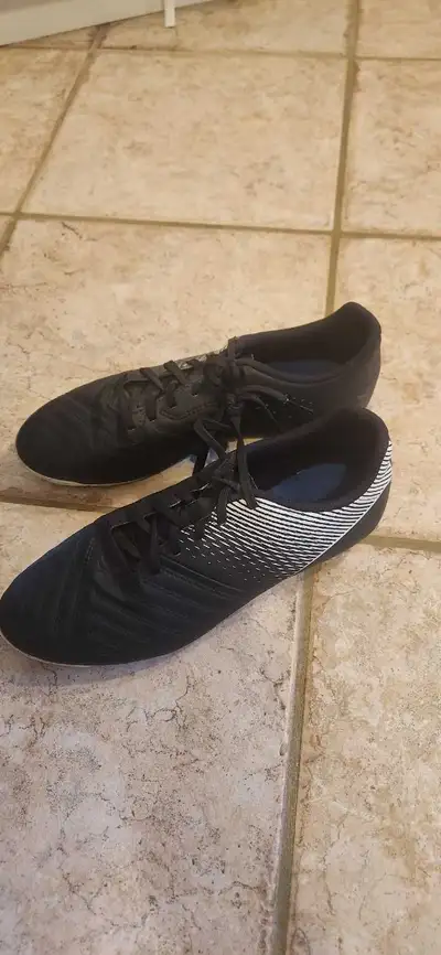 soulier de soccer kipsta, View more