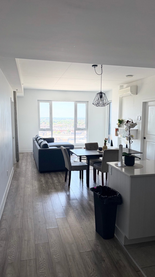 chambre pour fille à louer dans un 5 1/2 (3 chambres 1 douches — photo 1