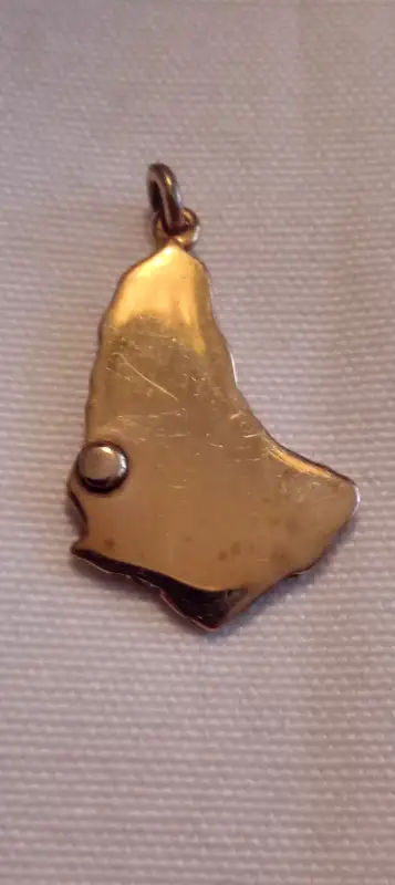 SOLD..ANTIQUE 9K GOLD PENDANT TOP, View more