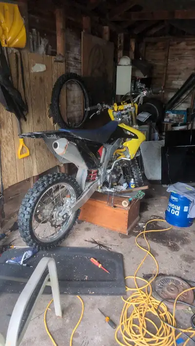 Looking for a street bike Has all aftermarket parts but exhaust Has new front and back tire