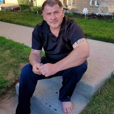 looking for a room, View more